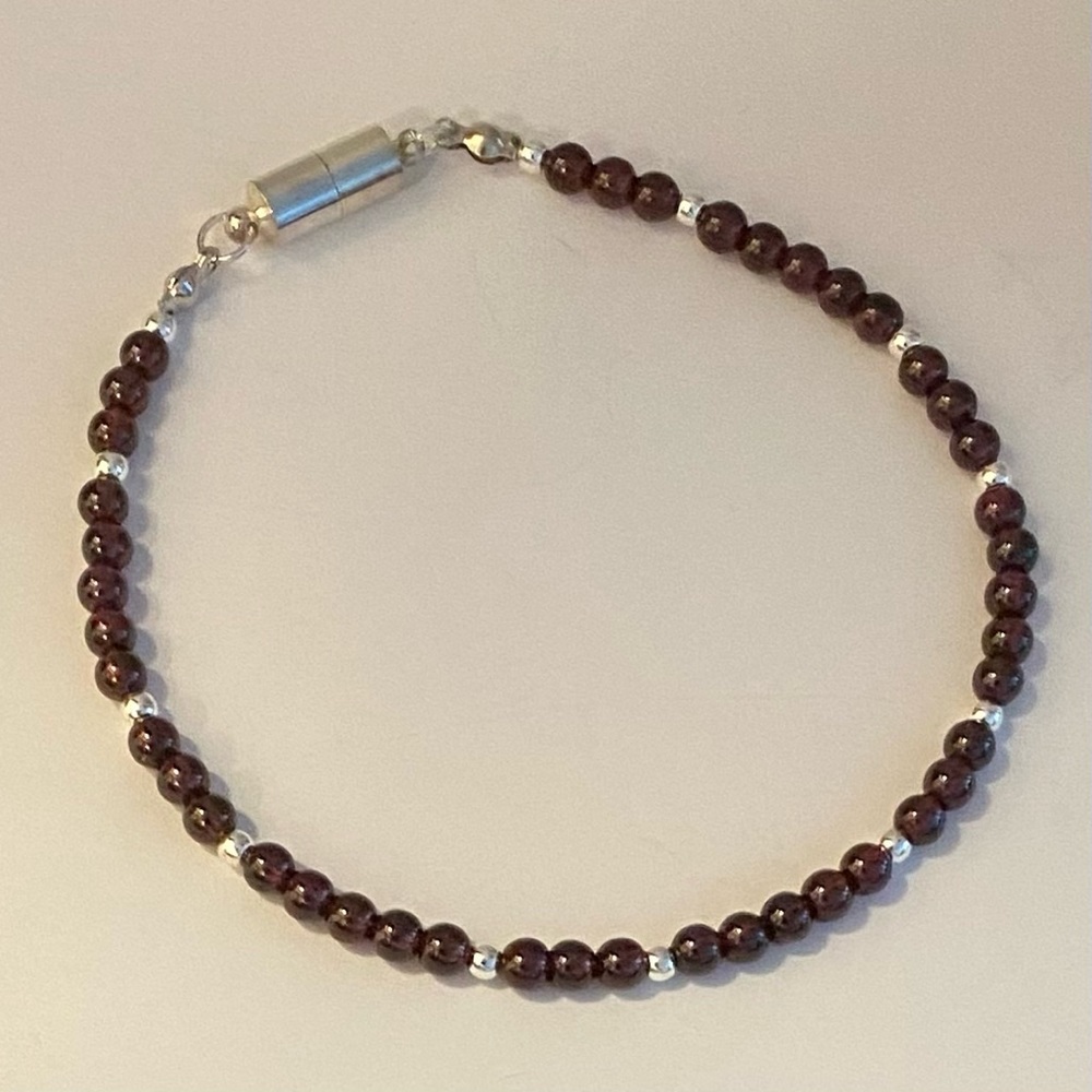 NEW Genuine Garnet bracelet with magnetic clasp